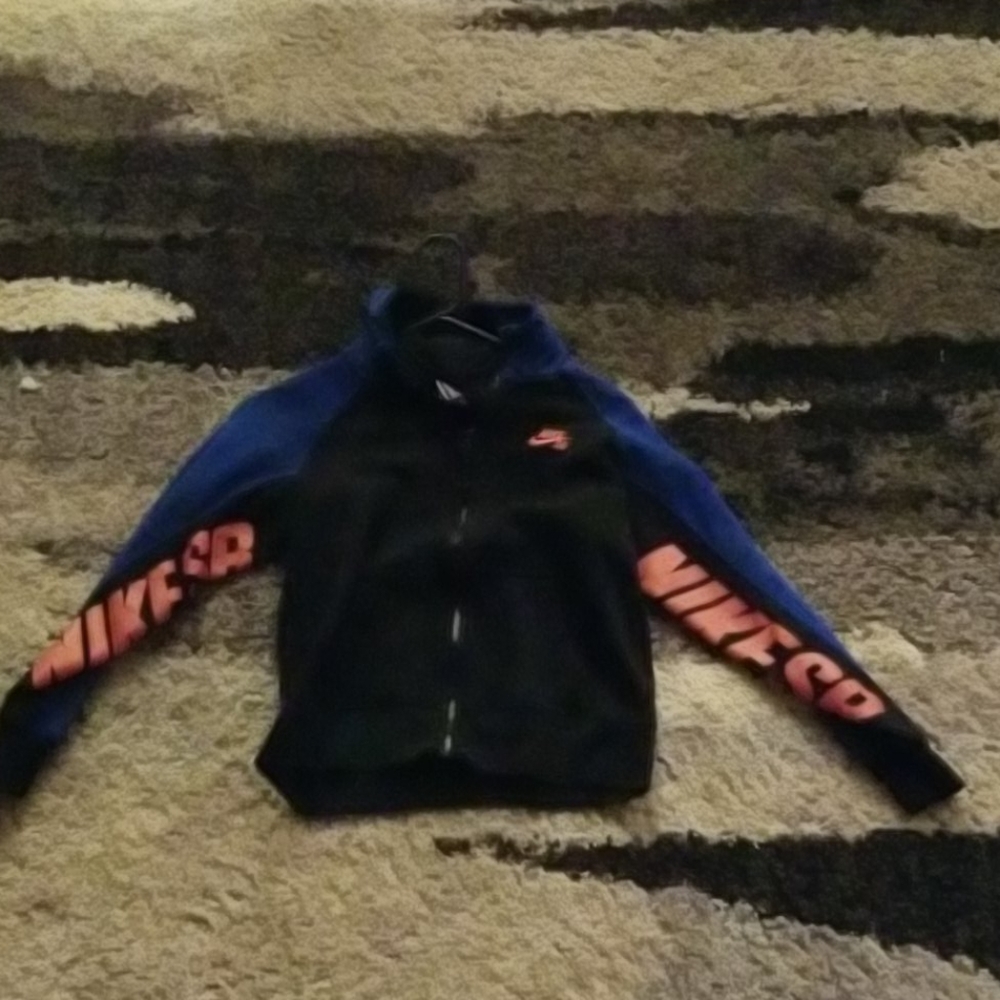 Nike SB Youth Hoodie Sweatshirt Size M